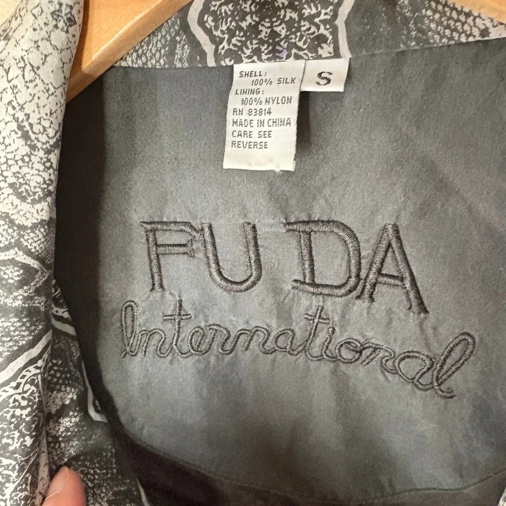 Fuda International Silk Bomber Zip Jacket Size S – Black & Gray Snake Print - Picture 2 of 11